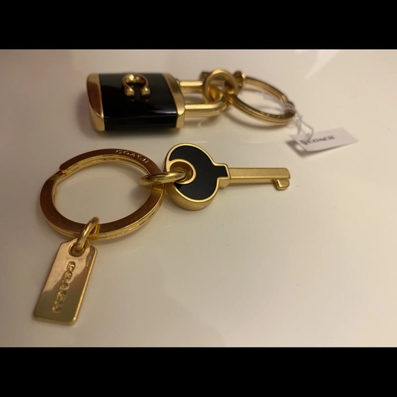 NWT COACH Lock And Key Bag Charm Key Ring C1679 BLACK - Picture 7 of 12